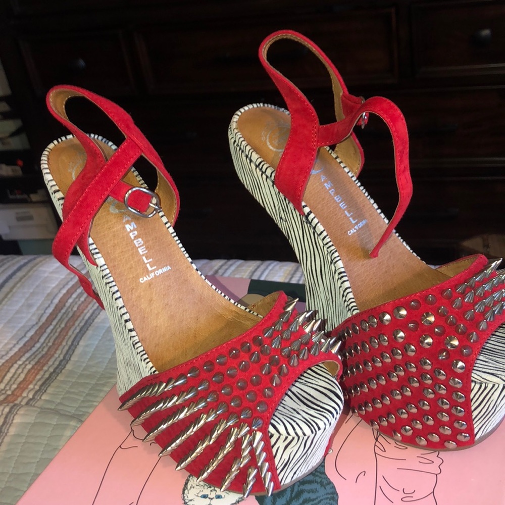 Jeffery Campbell 7.5